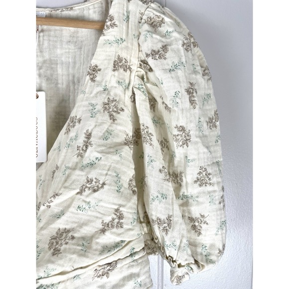 Olivaceous Women's Floral Cropped Top Blouse Summer wear Size M Tie In Front NWT - Picture 3 of 5